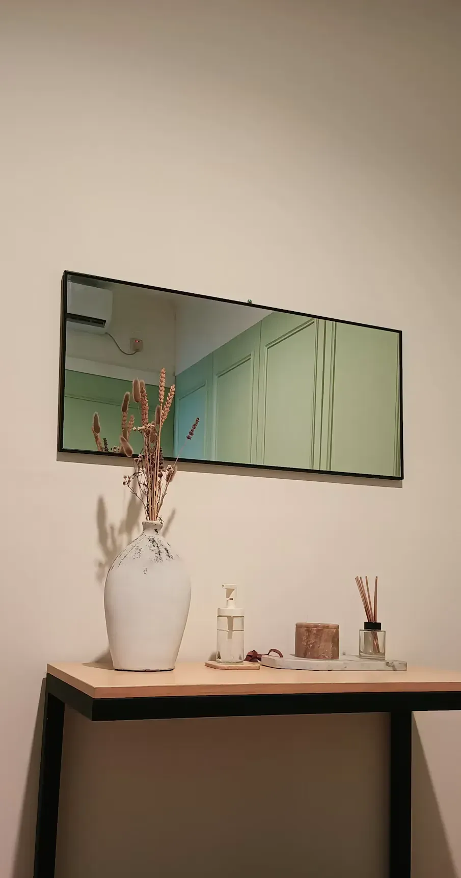 Vanity mirror
